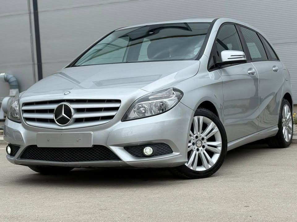 Mercedes-Benz B200 2013