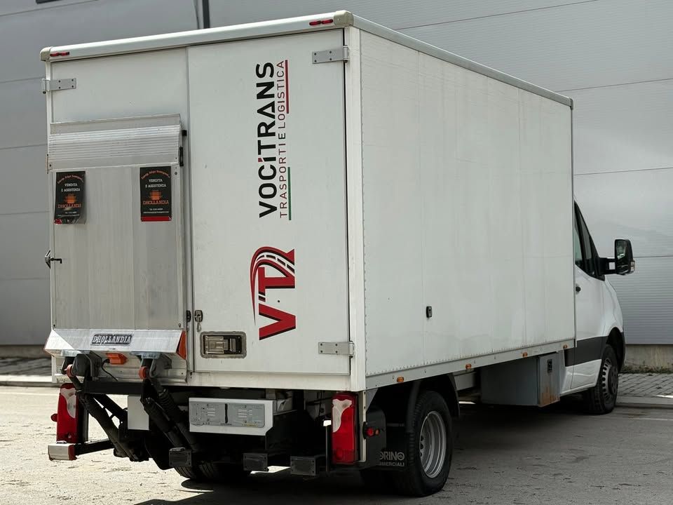 Слика на возило